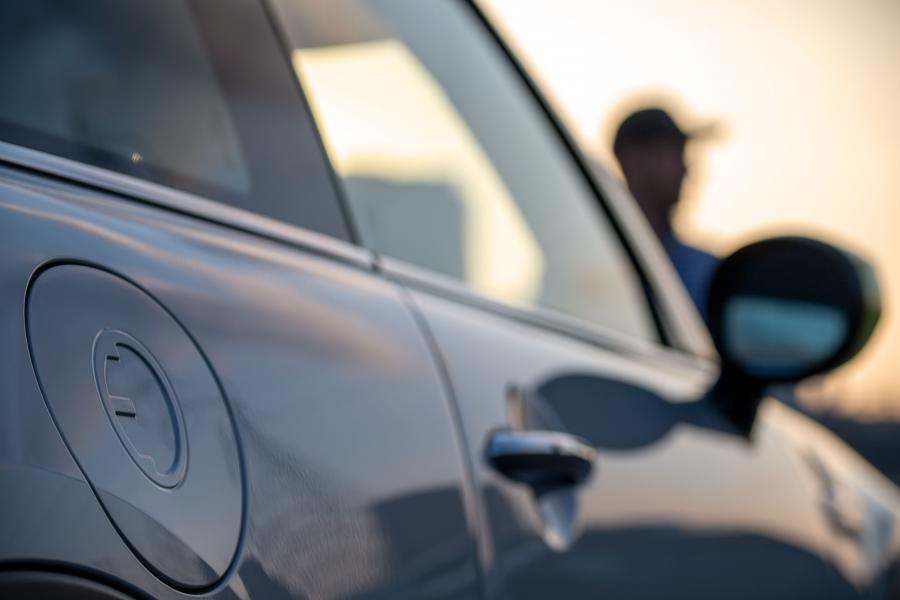 Детали экстерьера Mini Cooper SE (F56) 2019 года  (WW) (фото 65 из 132)